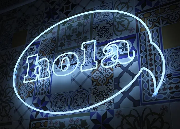 Хостел Hola Eixample Барселона