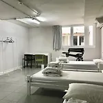 オラ オスタル エイサンプル ホステル