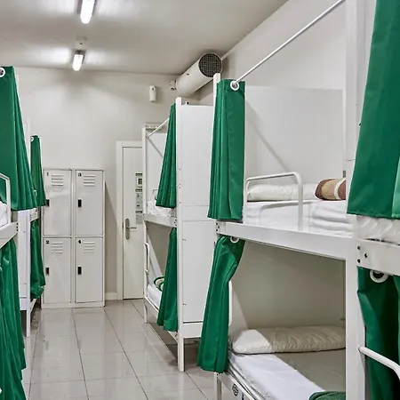 Ostello Hola Eixample Barcellona