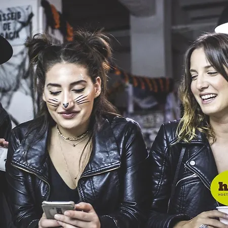 Hostel Hola Eixample Βαρκελώνη