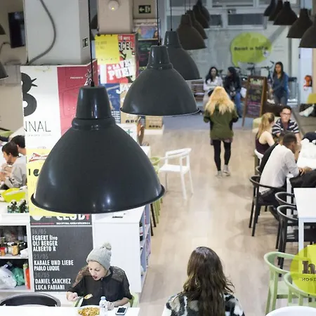 Ostello Hola Eixample *