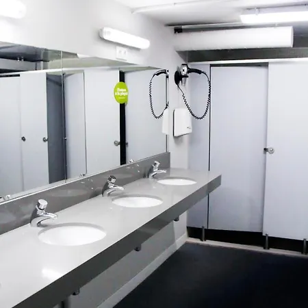 Hola Eixample Ostello *