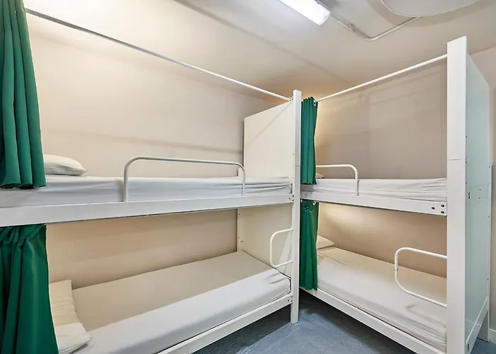 Hola Eixample Hostel Barcelona