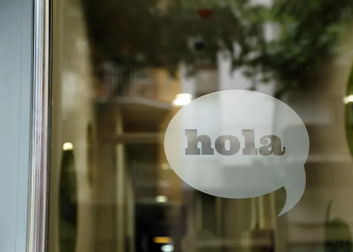 Hola Eixample Барселона