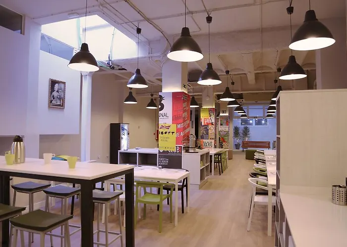 Hola Eixample Барселона