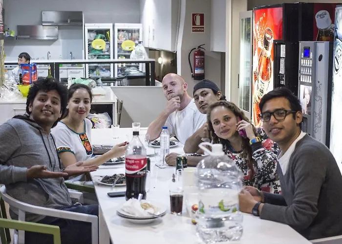 Hola Eixample Hostel Barcelona