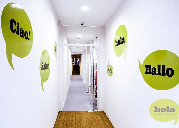 Hola Eixample Hostel