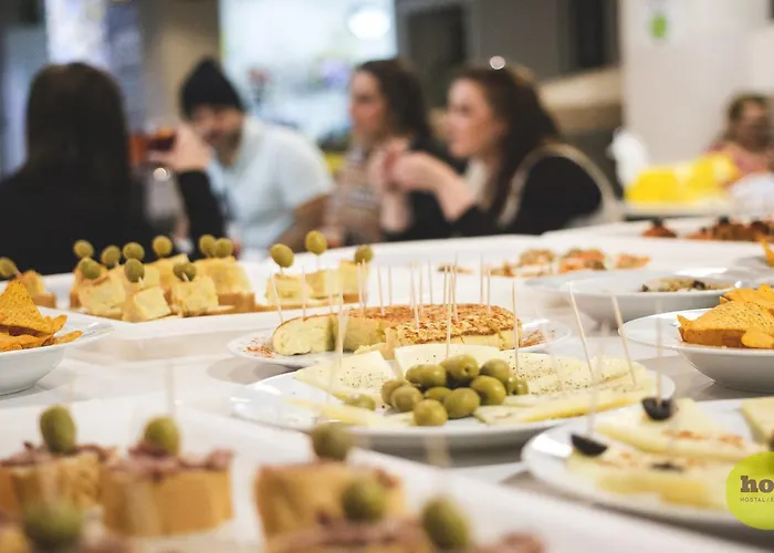 Hola Eixample Хостел