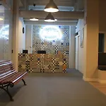 侯拉典范旅馆 *