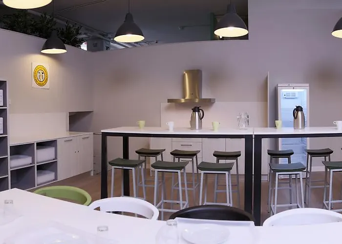 Hostel Hola Eixample Barcelona