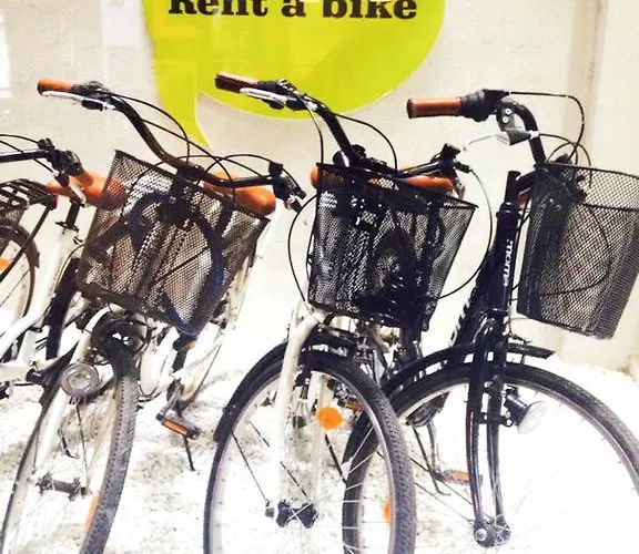 Hola Eixample Hostel Barcelona