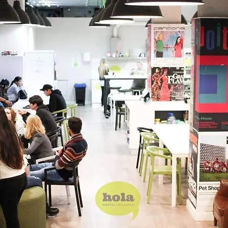 Hola Eixample Hostel *