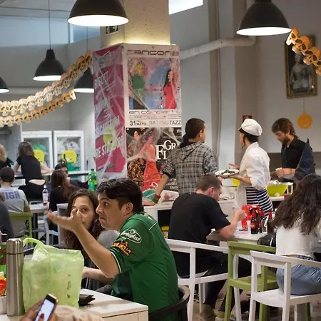 Hostel Hola Eixample *