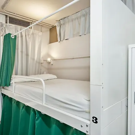 Hola Eixample Hostel Barcelona