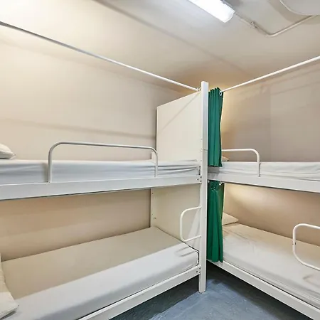 Hola Eixample Hostel Barcelona