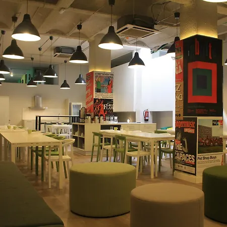 Hostel Hola Eixample Barcelona